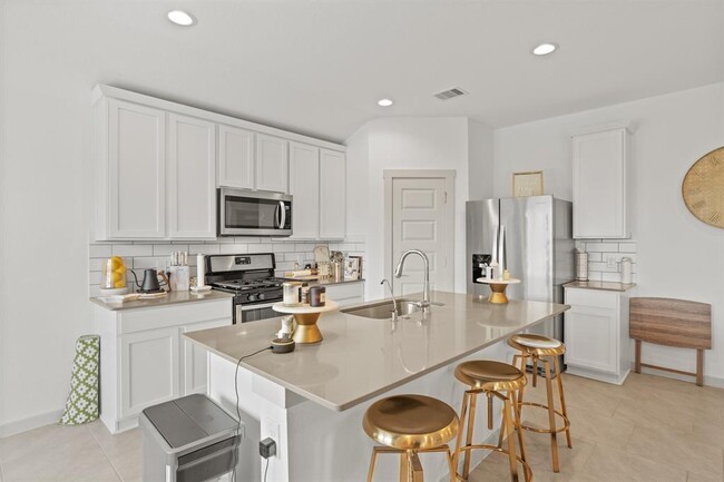 Building Photo - 29407 Ella Larchmont Ct