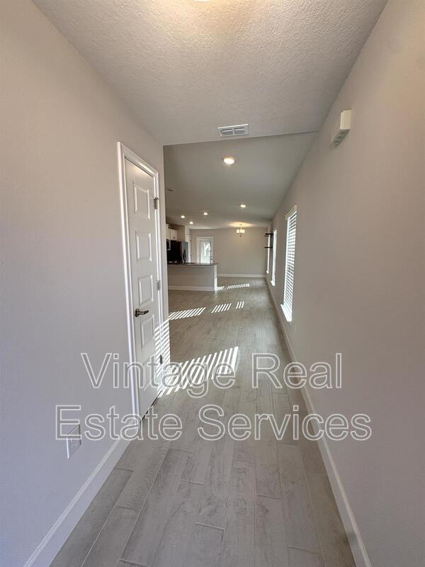 Building Photo - 36140 Trinity Glade Rd