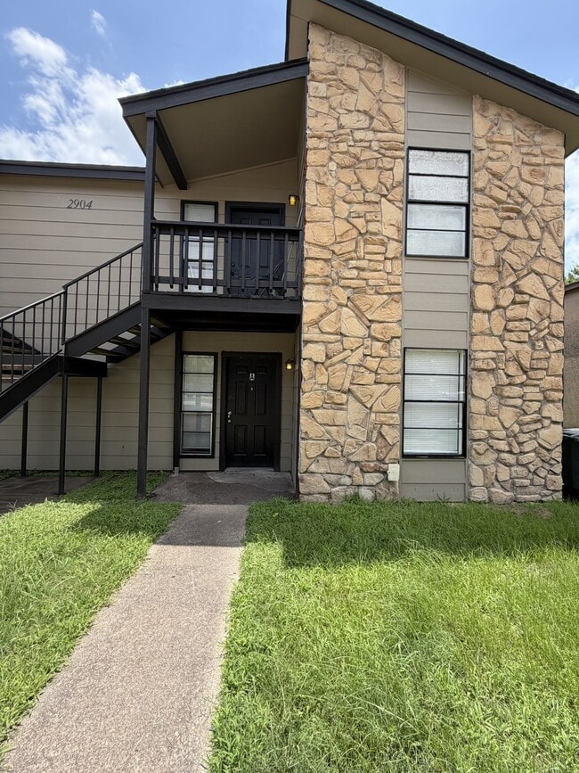 Building Photo - 2904 Prairie Flower Cir
