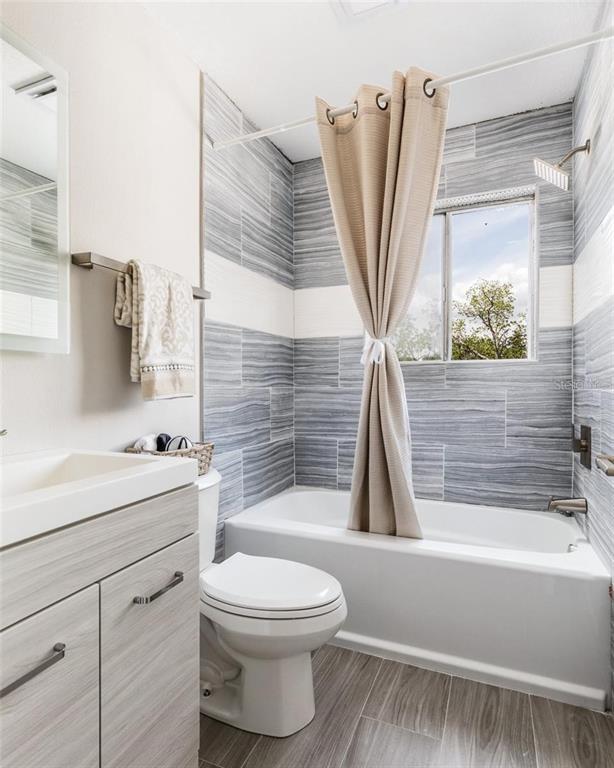 Building Photo - 6914 S Wall St