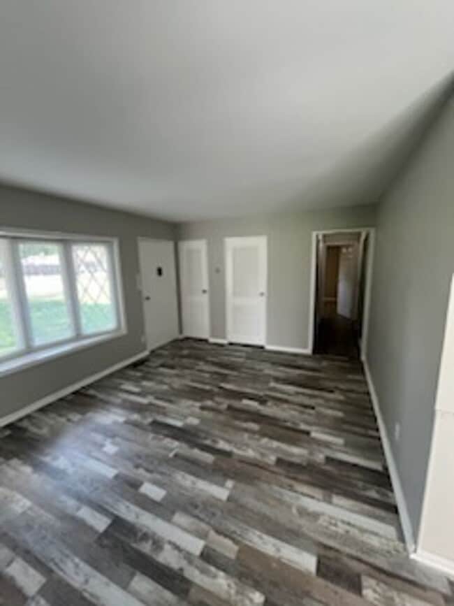 Building Photo - 3BR/1BA House with Garage- Coming Soon!