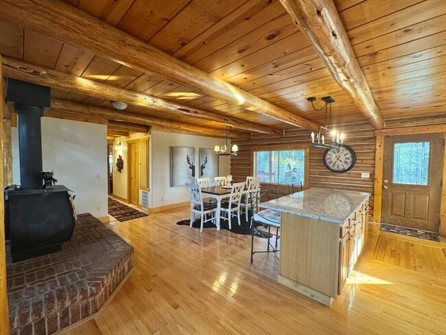 Building Photo - 111 Glen Lake Dr
