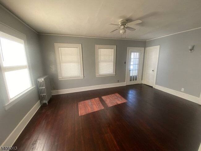 Building Photo - 133 Willowdale Ave