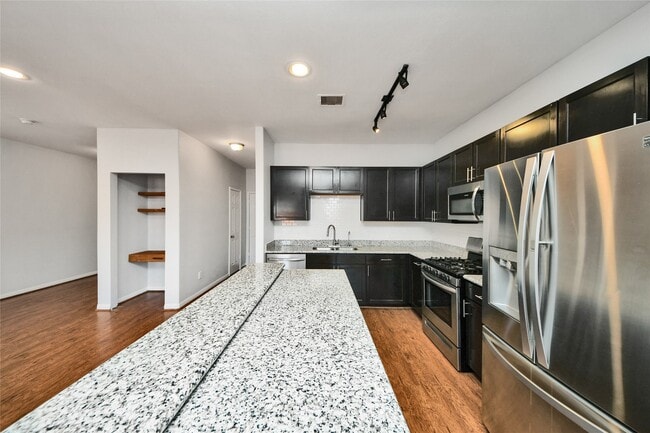 Building Photo - 17024 Wilthorne Gardens Ct