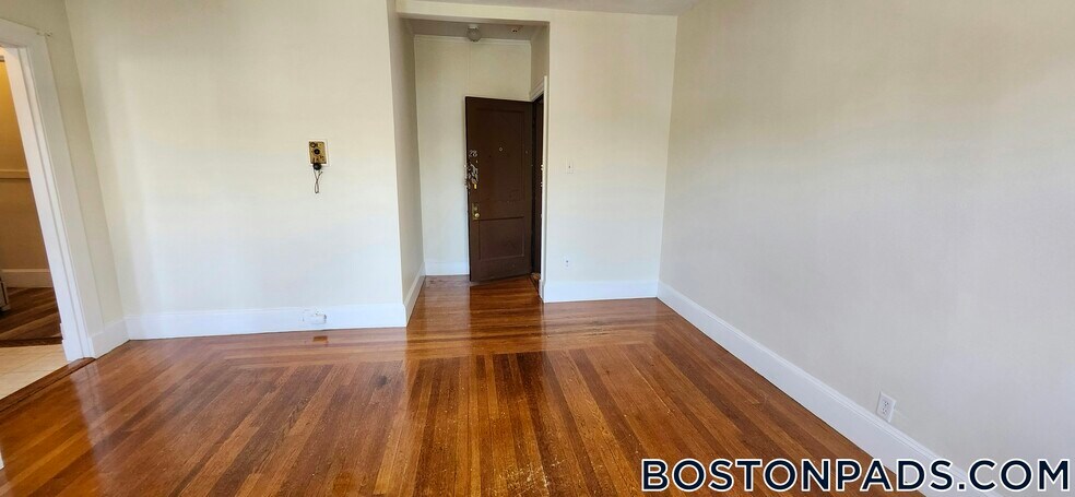 Building Photo - 163 Summer St