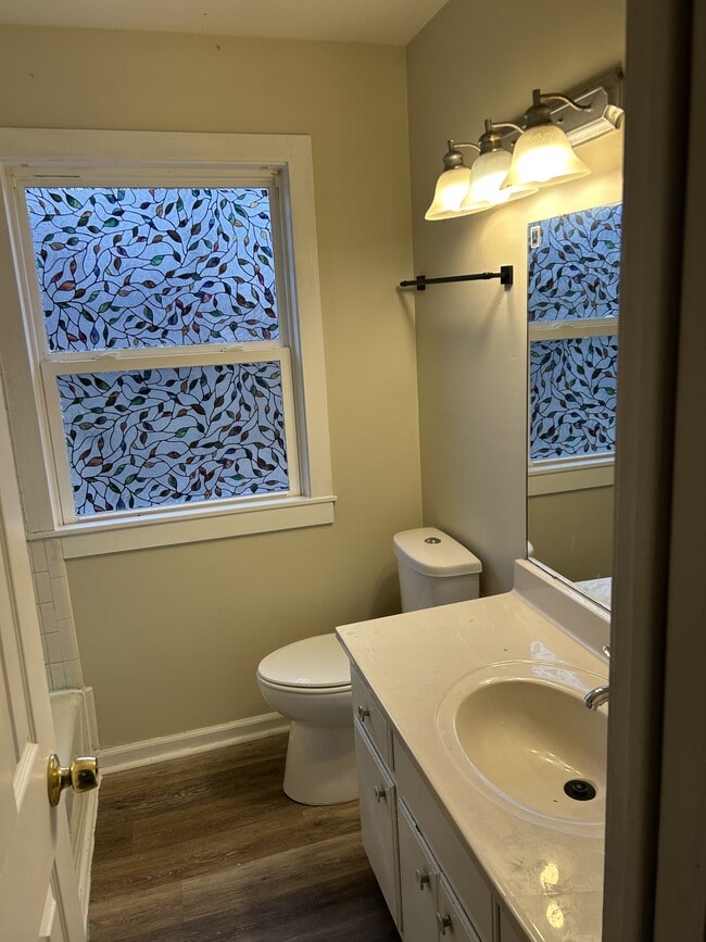 Building Photo - 1138 Ferndale Ave