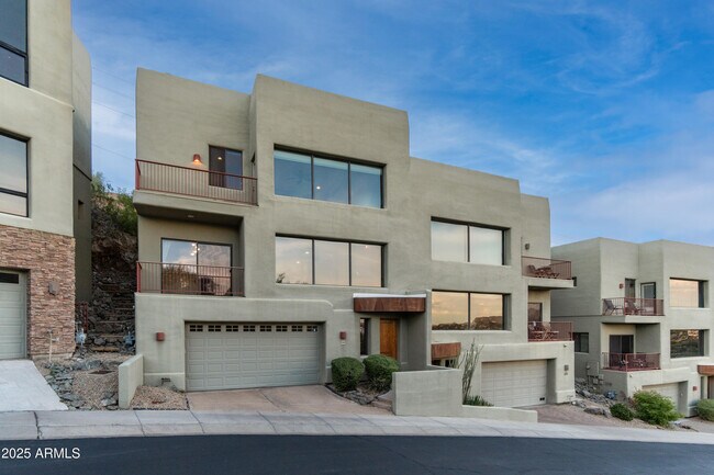 Building Photo - 44 W Foothill Dr