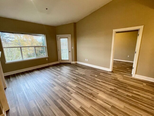 Building Photo - 251 W Bakerview Rd