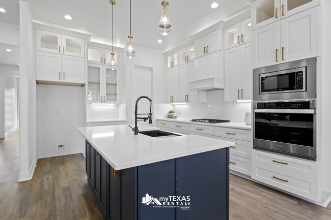 Building Photo - 237 Kathryn's Ct