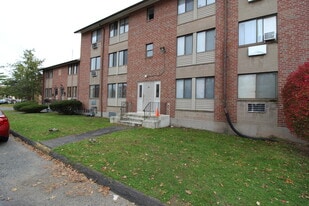Building Photo - 20 Henderson Dr