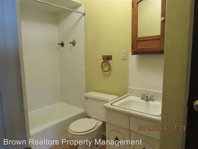 Building Photo - 9139 Wedgewood Dr