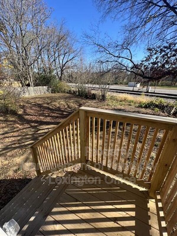 Building Photo - 1216 Pleasant St