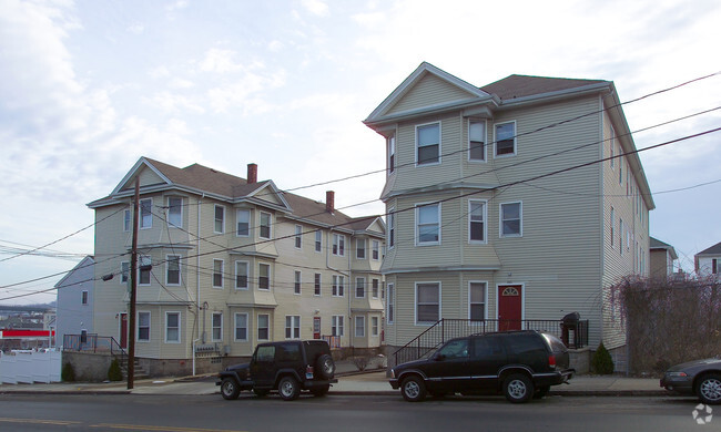 Primary Photo - 228-248 Broadway St