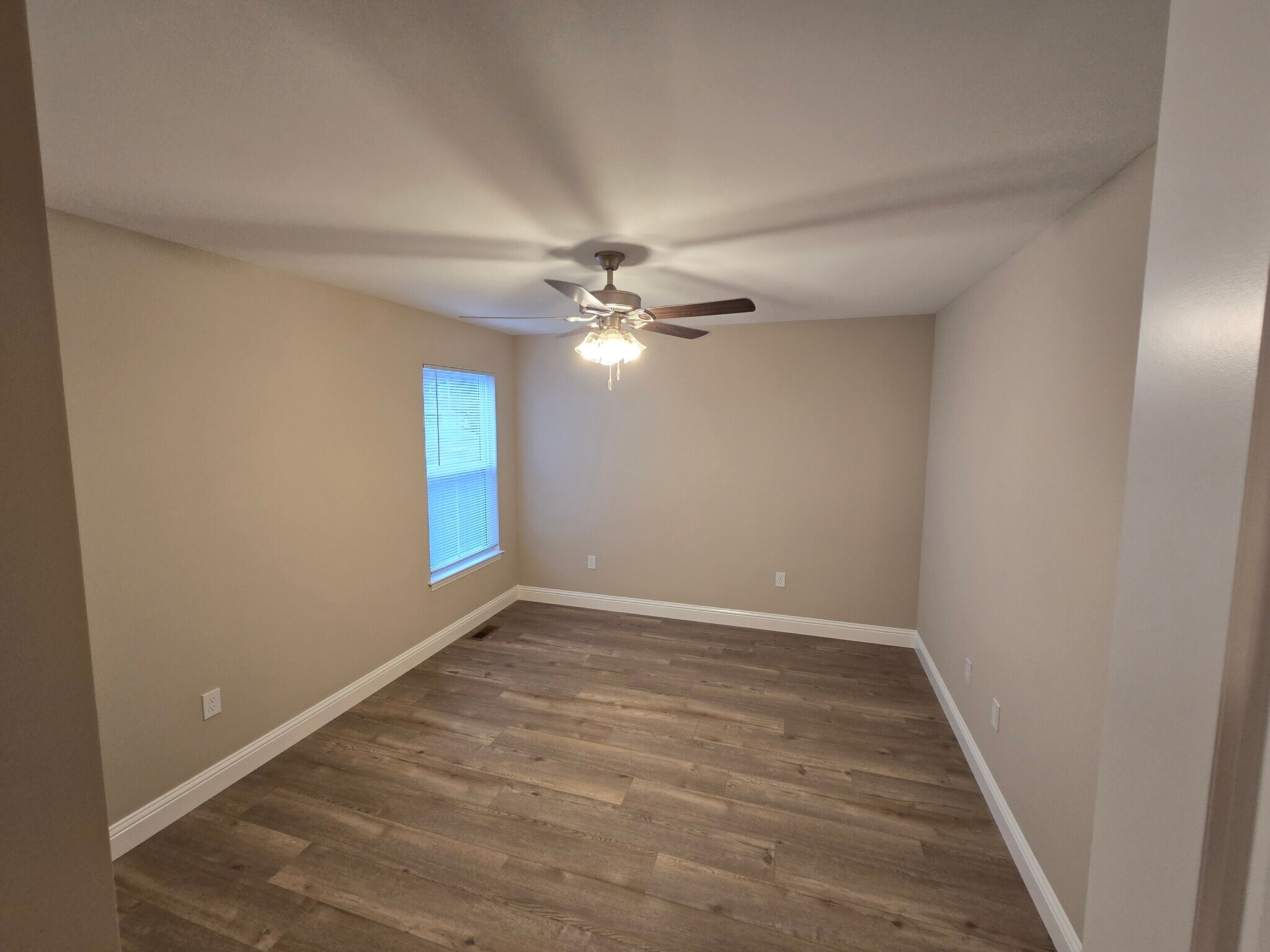 Building Photo - 2618 Cherry Farms Dr