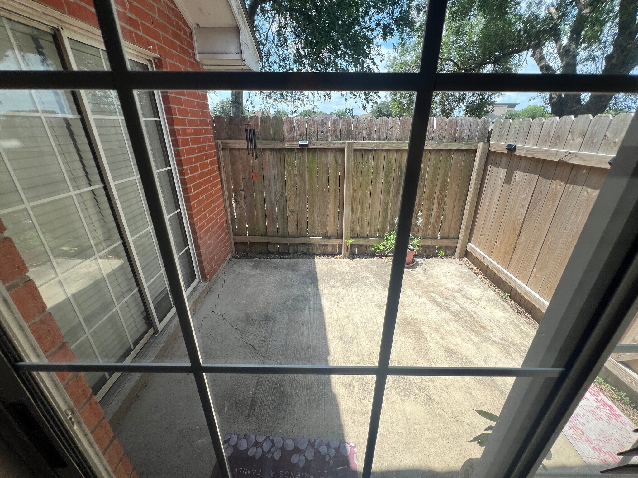 Patio - 505 palm valley cir