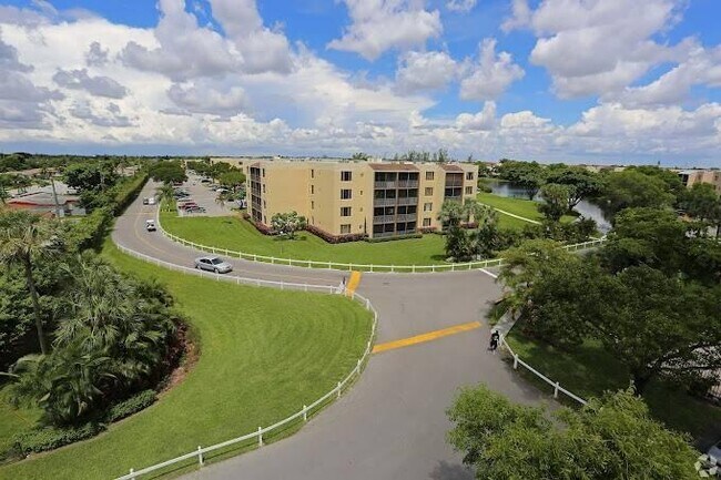 Building Photo - 1.0 bedroom in Fort Lauderdale Florida 33311