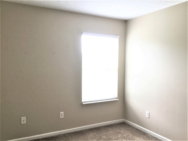 Building Photo - 700 Thornton Dr
