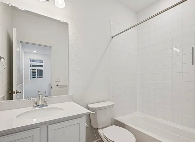 Building Photo - 1334 Penner Dr