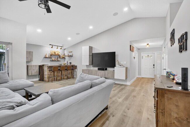 Building Photo - 1051 NW 124th Terrace