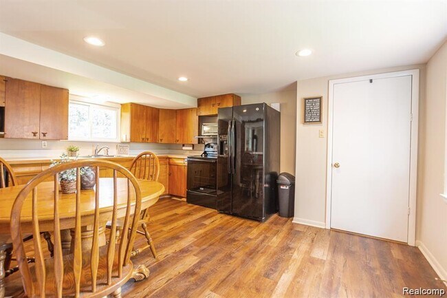 Building Photo - 2754 Candlewick Dr