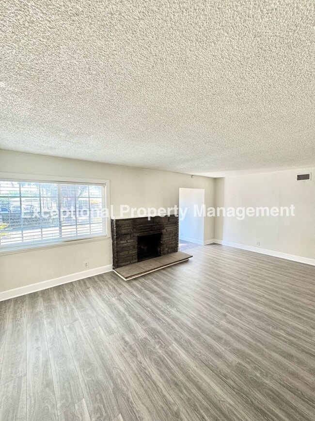 Building Photo - Great 3 bed 2 bath home