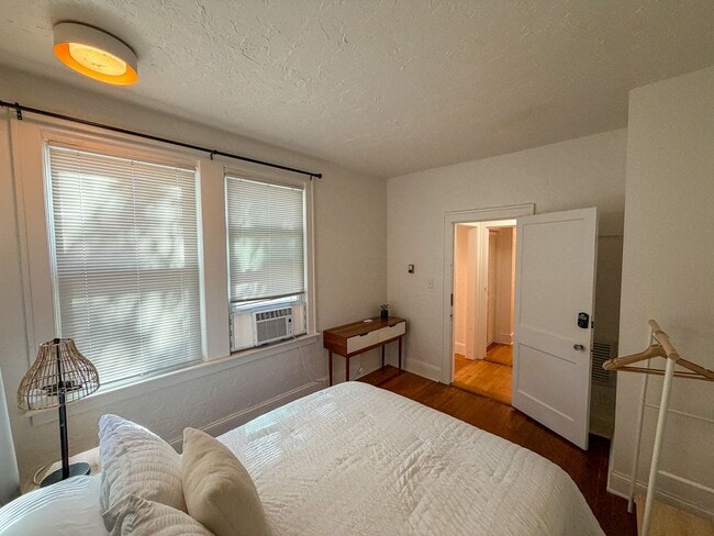 Building Photo - 15 NW 26th St