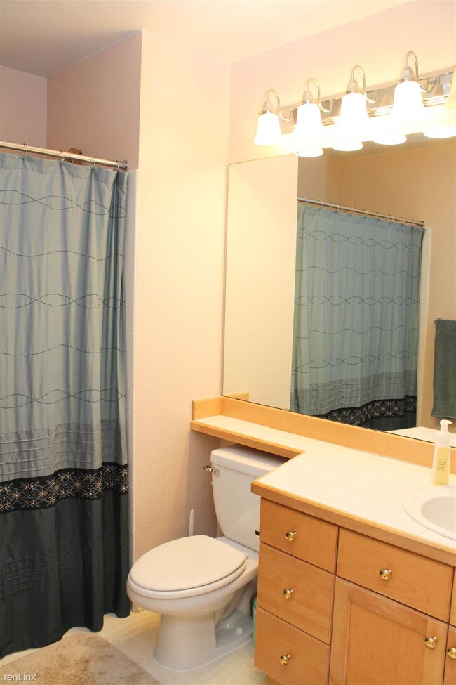 Building Photo - 2 br, 2.5 bath Condo - Ashford Park