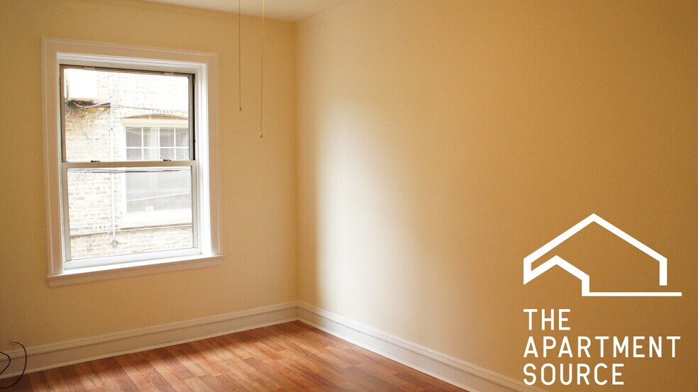 Building Photo - 2539 N Sawyer Ave