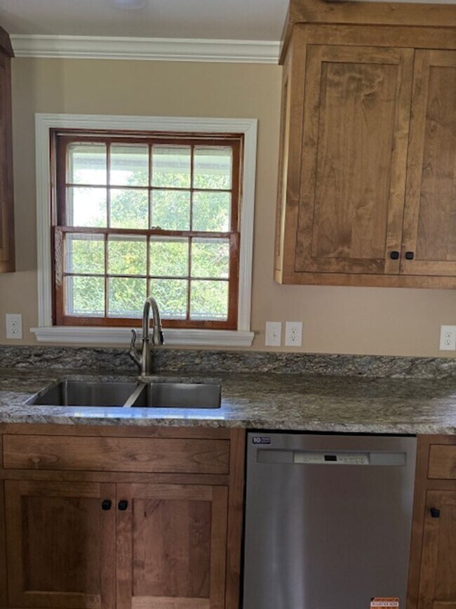 Building Photo - GORGEOUS RENOVATED HOME