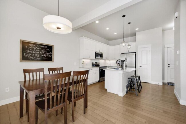 Building Photo - 2411 Trio Falls Dr