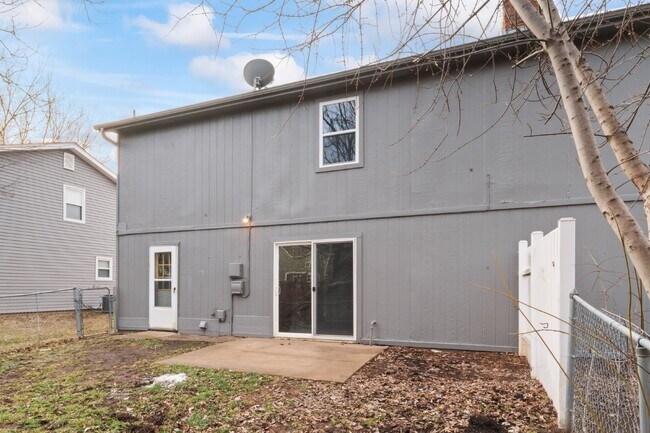 Building Photo - 16104 W 141st Terrace