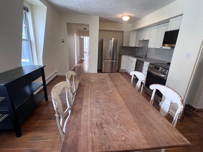 Building Photo - 394 Broadway