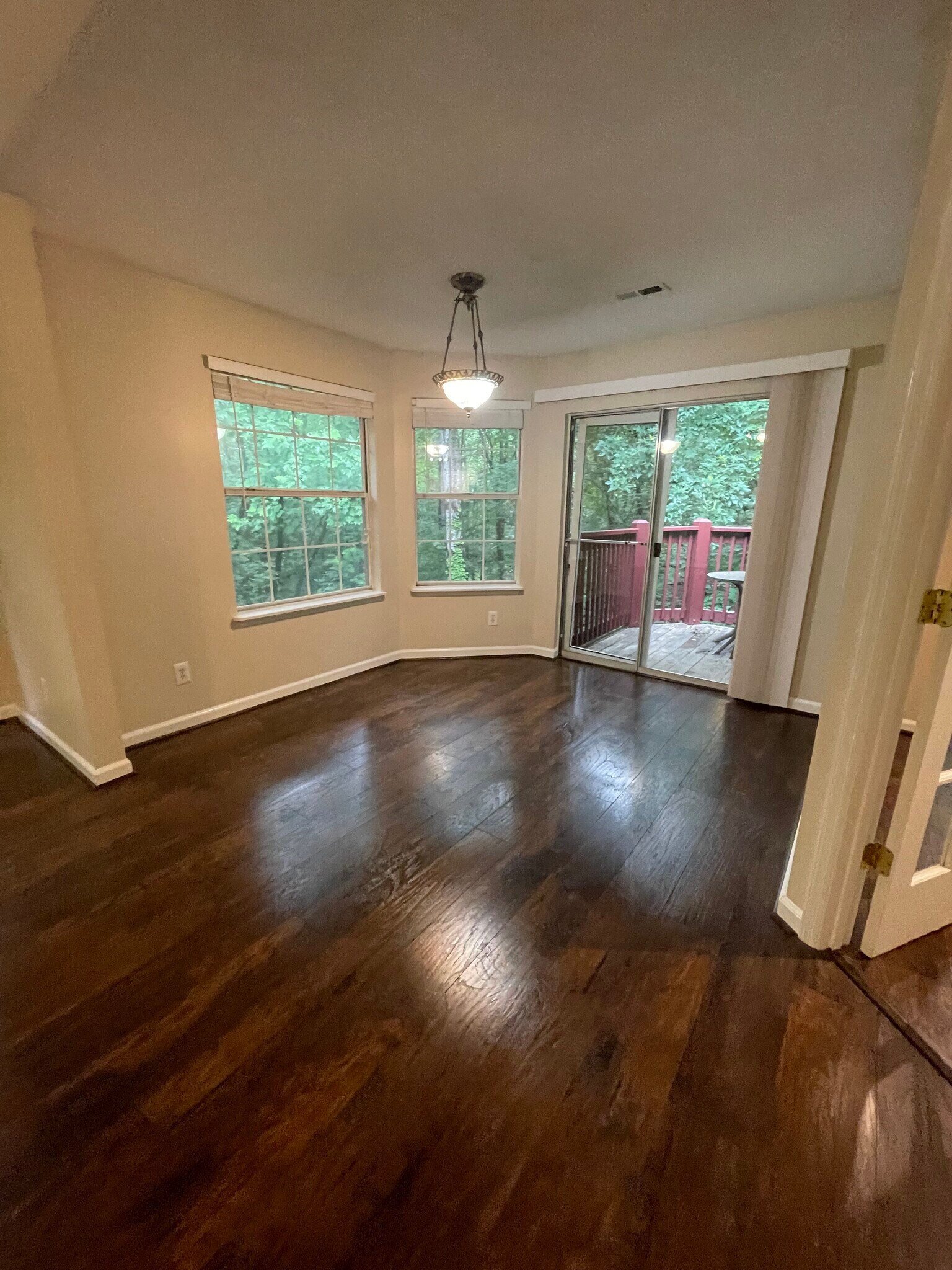 Building Photo - 909 Wentworth Ct