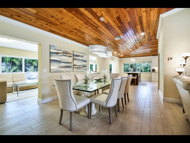 Building Photo - 451 N Lyra Cir