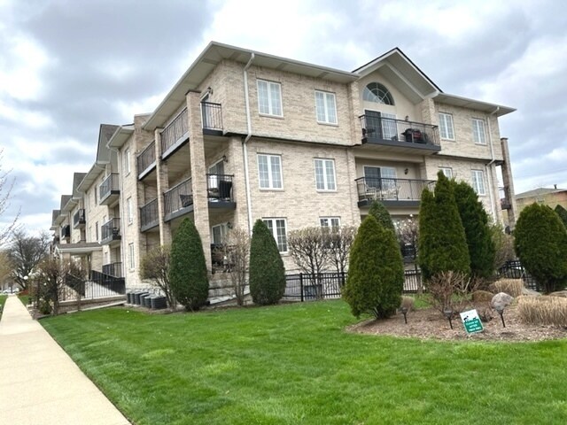 Building Photo - 9400 S 79th Ave