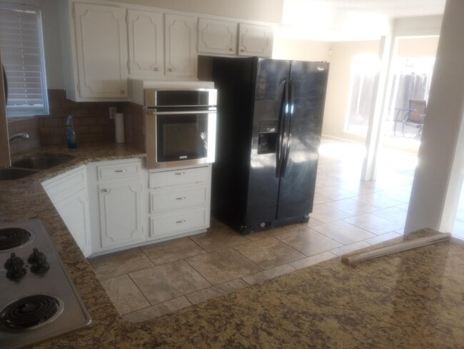 Building Photo - 11808 Lexington Ave NE