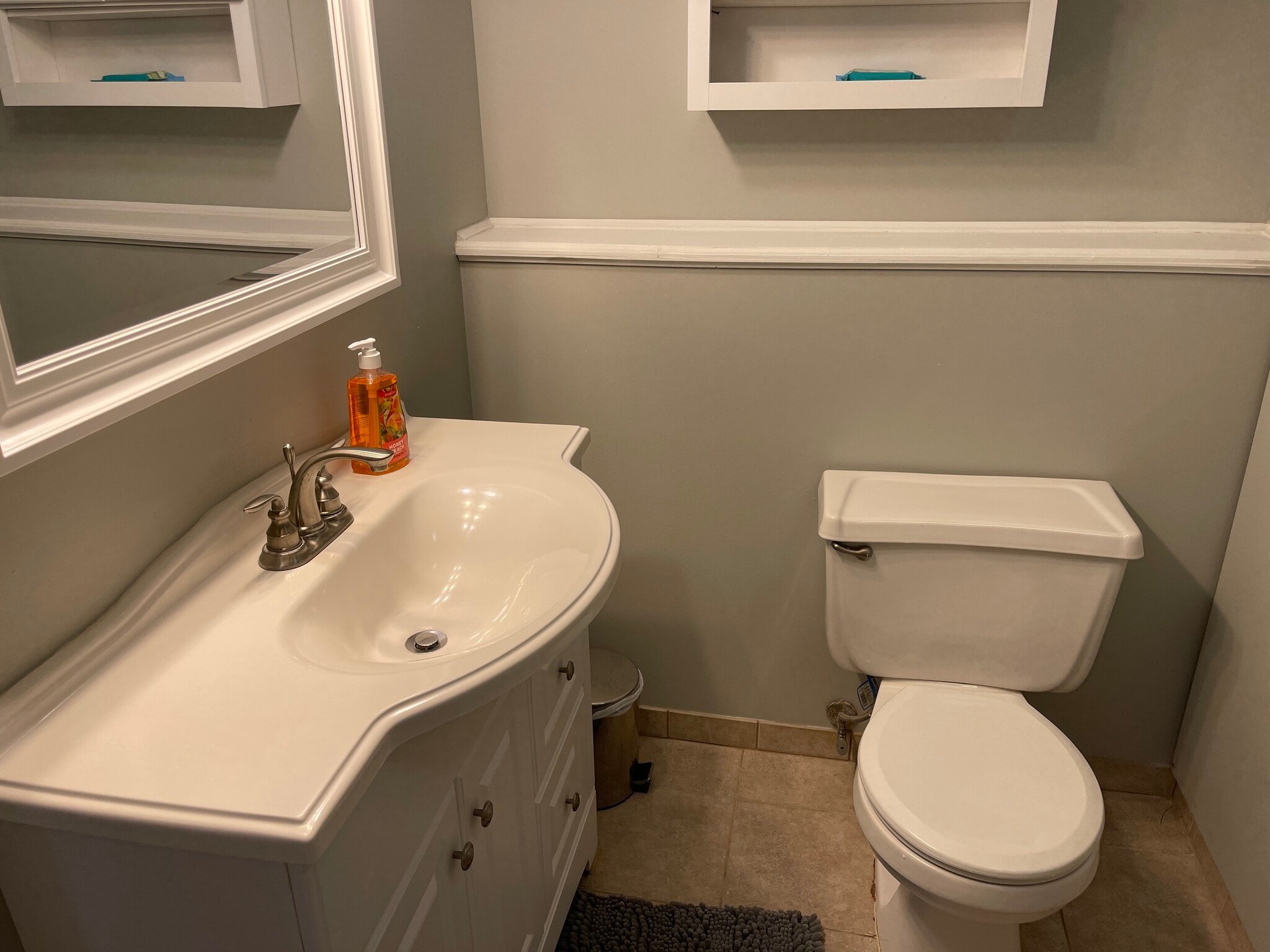 Full bath with shower in ground floor - 68 Stanford Rd W