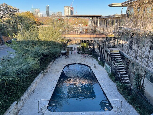 Building Photo - 2 bed room unit with Downtown Austin views!