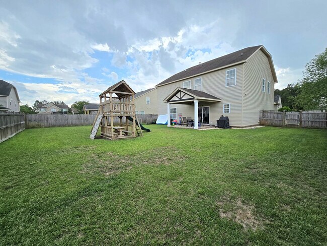 Building Photo - 525 Batty Way