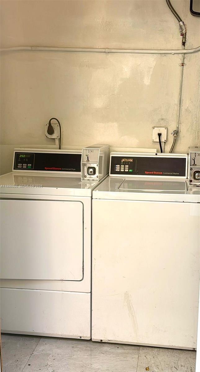 Building Photo - 6201 SW 37 Ct