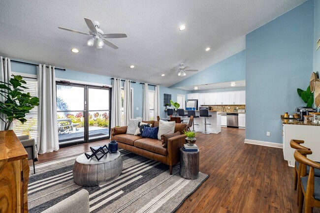 Building Photo - Meridian Luxury Condominiums