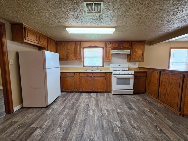 Building Photo - Cute 2 Bed home in Shawnee