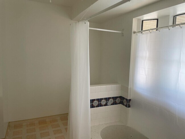 Building Photo - 309 N Fordham Ave