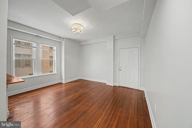 Building Photo - 1340 Fairmont St NW