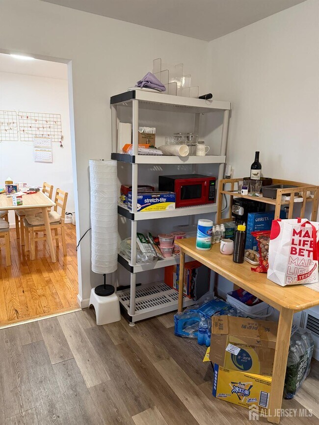 Building Photo - 34 Nelson Ave