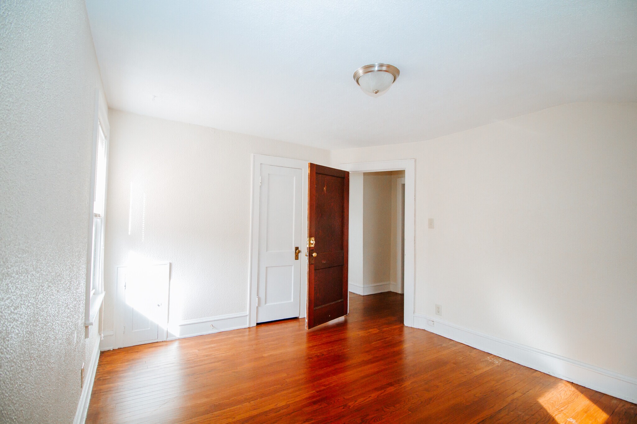 Building Photo - 1467 Sabra Rd