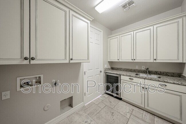 Building Photo - 3779 N Denny Way