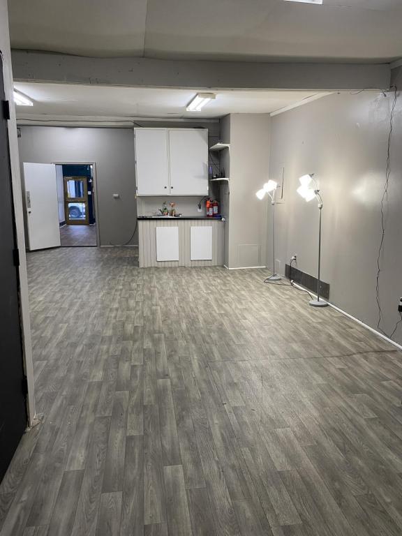 Building Photo - 527 Cumberland St