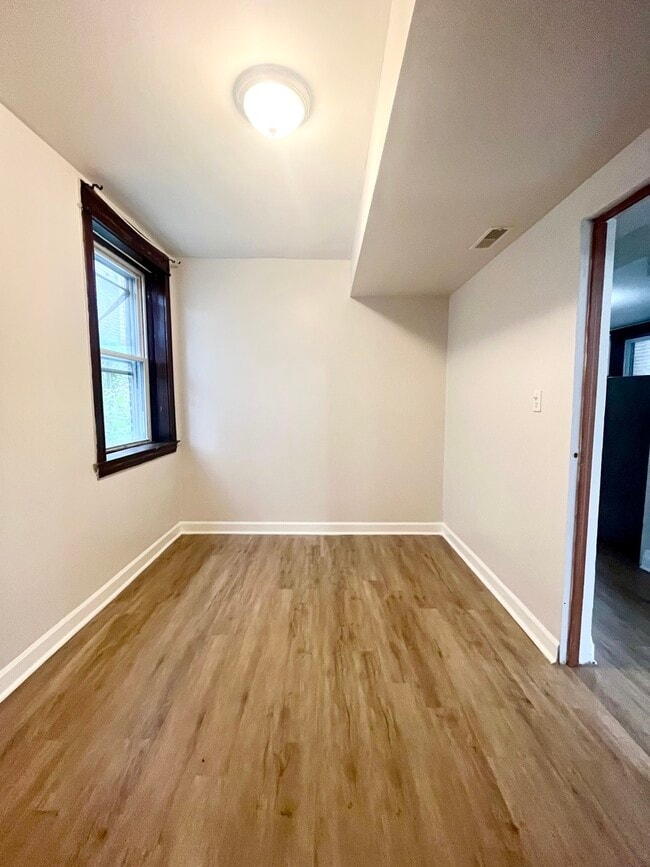 Building Photo - 2421 S Drake Ave