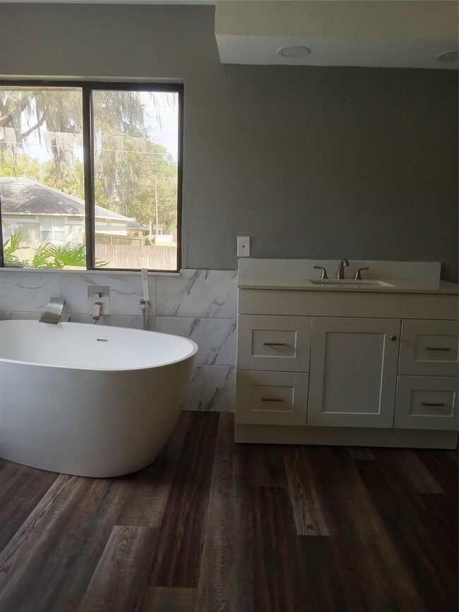 Building Photo - 108 Greentree Ln